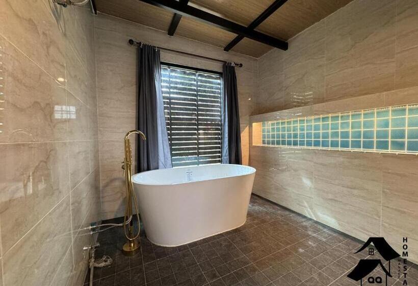 带大床的豪华间, Happy Garden Resort Betong