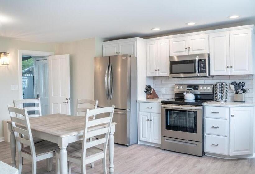 جناح جونيور مطلّ علي البحر, 935 Ocean, A Beachside Inn