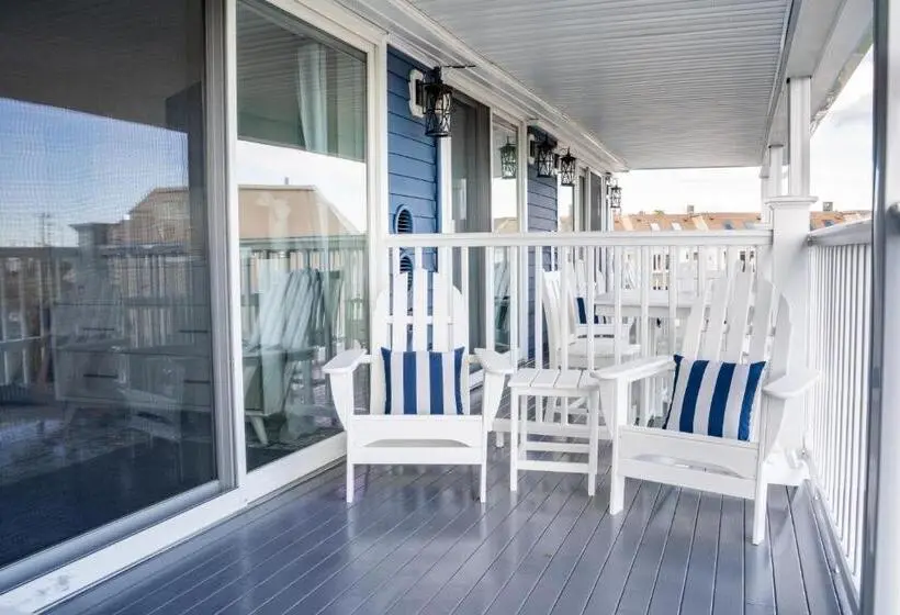 オーシャンビュースタンダードルームバルコニー付き, 935 Ocean, A Beachside Inn