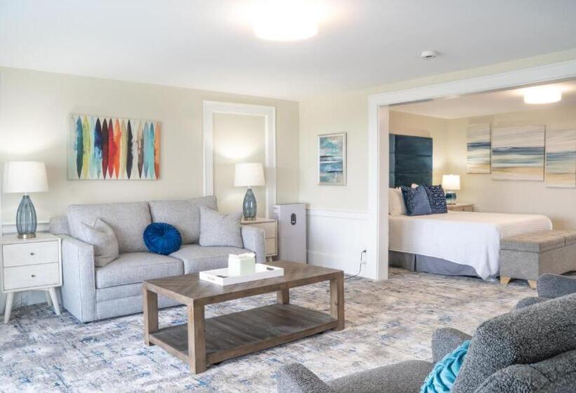 جناح عائلي, 935 Ocean, A Beachside Inn