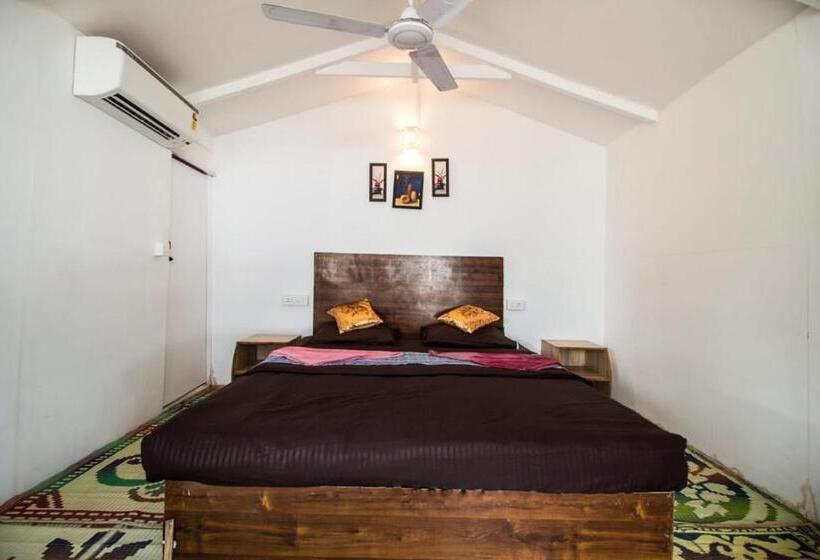 غرفة ديلوكس مطلّة علي البحر مزوَّدة بشُرفة, Cafe Del Mar Palolem, Goa