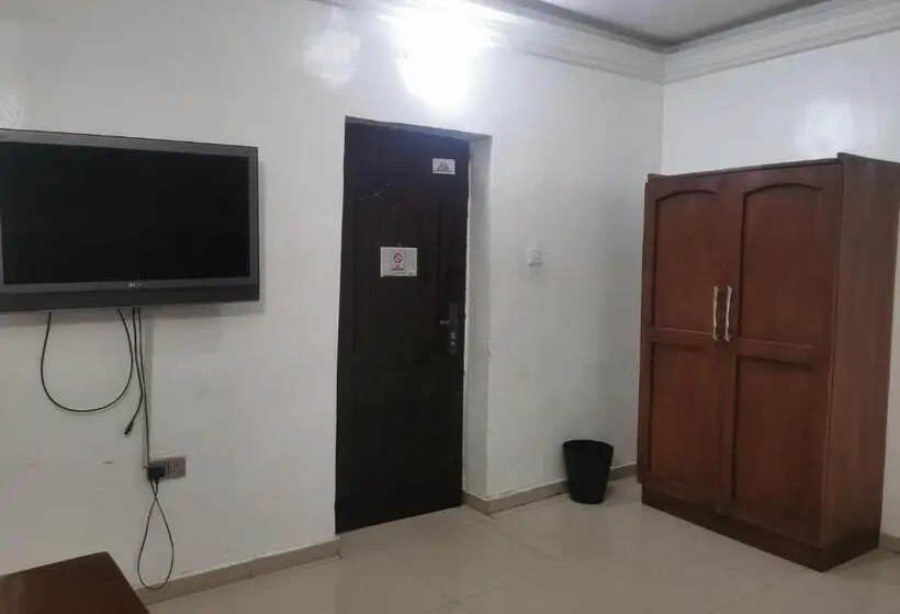 اتاق اکونومی, Enclave Hills