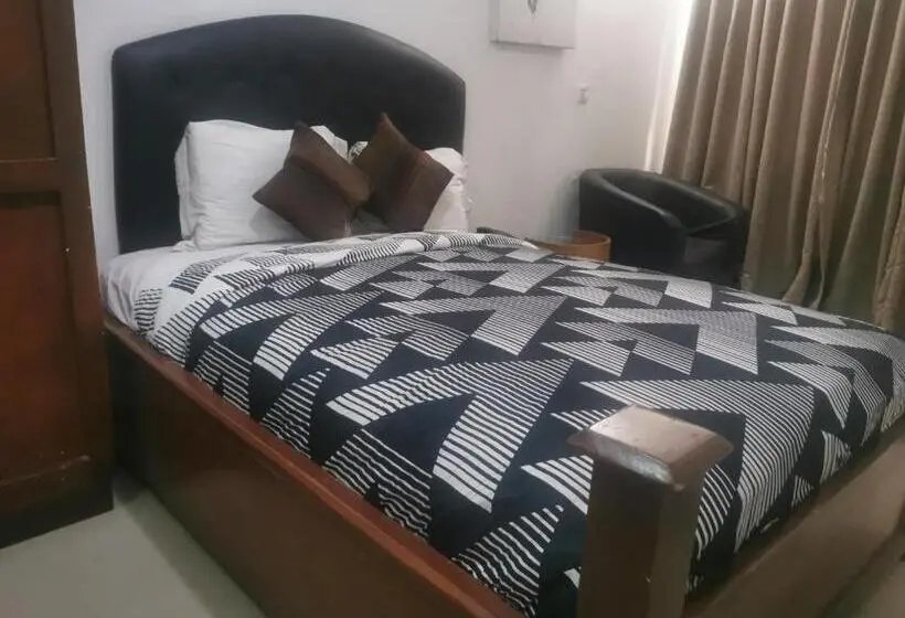اتاق لوکس, Enclave Hills