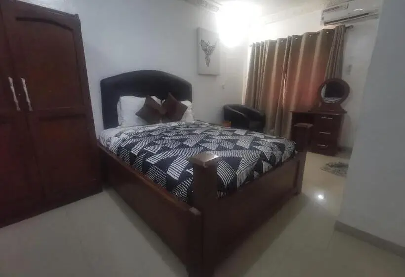 اتاق لوکس, Enclave Hills
