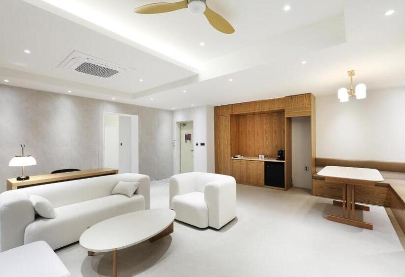 家庭间, Gran