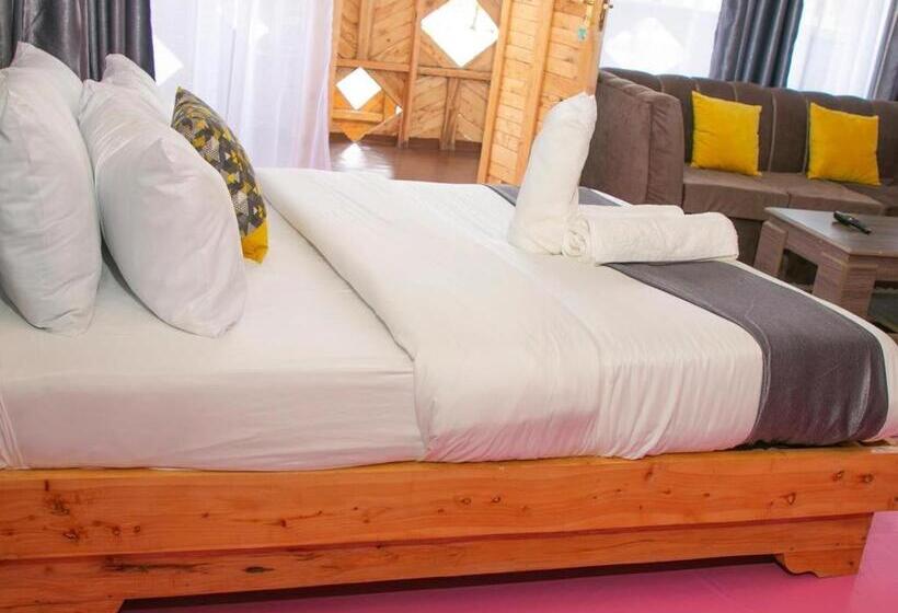 اتاق استاندارد یک تخته با بالکن, Kentwood Cabins And Camp
