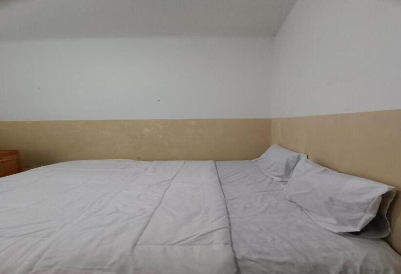 اتاق استاندارد, Oyo 93207 Merah House