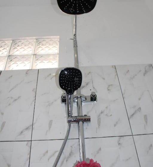 스탠다드 룸 킹사이즈 침대, Turtle House Lombok