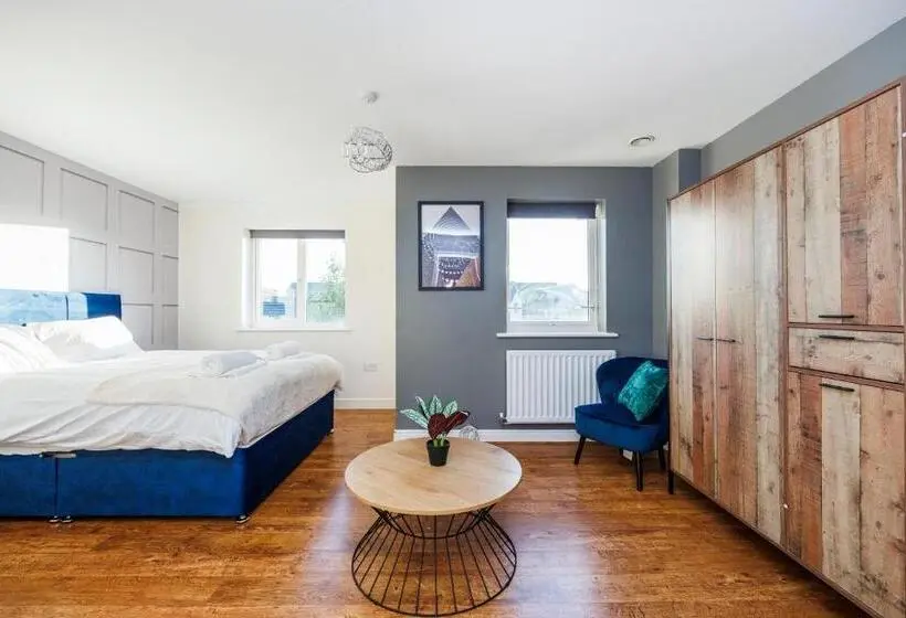 ファミリールーム, Beautiful Large Rooms In Ashford