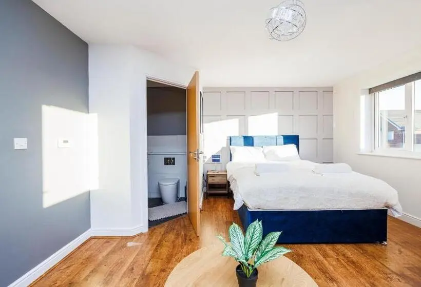 ファミリールーム, Beautiful Large Rooms In Ashford