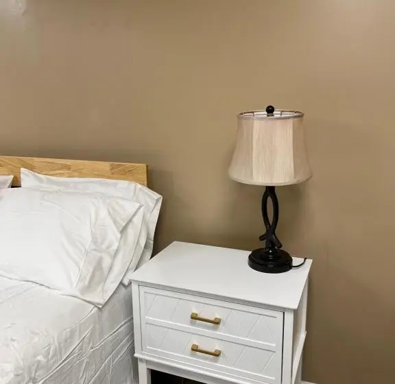ガーデンビュースタンダードルーム, Charming Canton Guesthouse With Private Entrance & Hot Tub