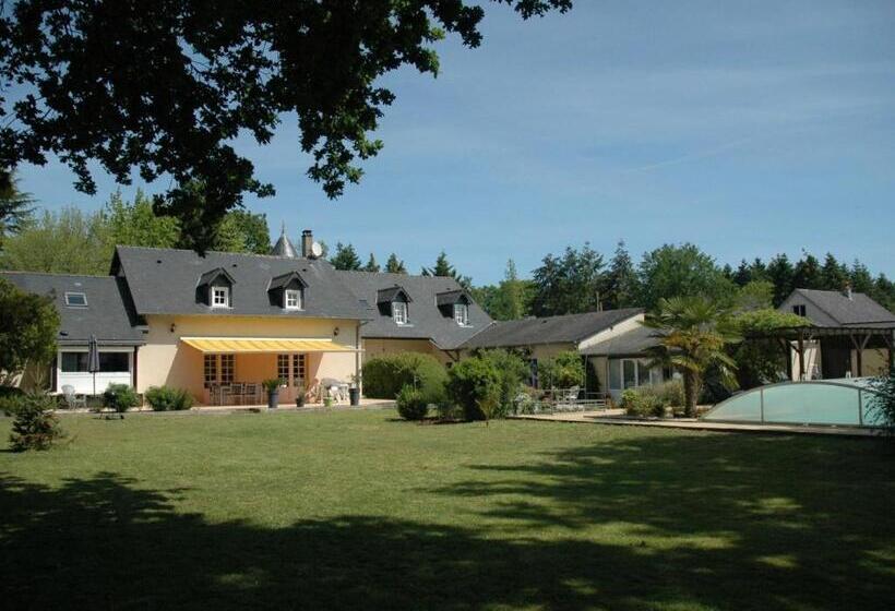 Семейный Номер, Maison D Hôtes Avec Piscine Près Du Mans, Idéale Pour Groupes Et Séminaires, Espaces Verts Et Confor