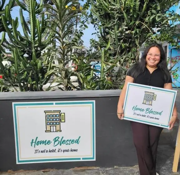 اتاق لوکس, Home Blessed Ii