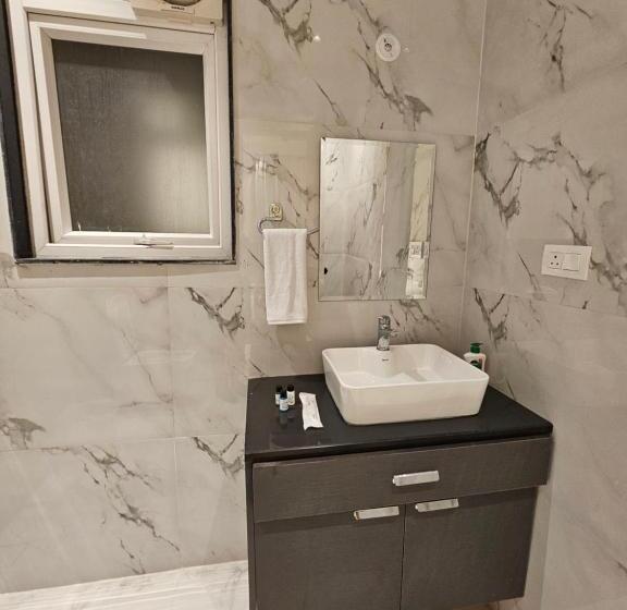 带阳台套房, The Lodgers Boutique Hotel Near India Expo Centre & Mart Greater Noida