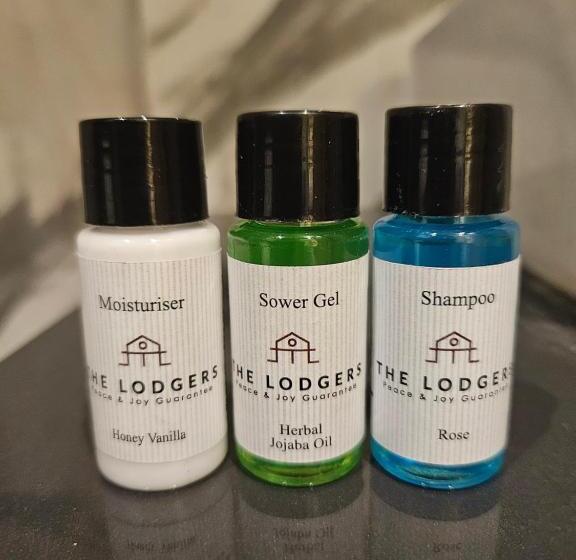 带阳台的豪华间, The Lodgers Boutique Hotel Near India Expo Centre & Mart Greater Noida