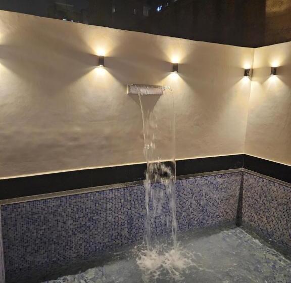 バルコニー付きデラックスルーム, The Lodgers Boutique Hotel Near India Expo Centre & Mart Greater Noida