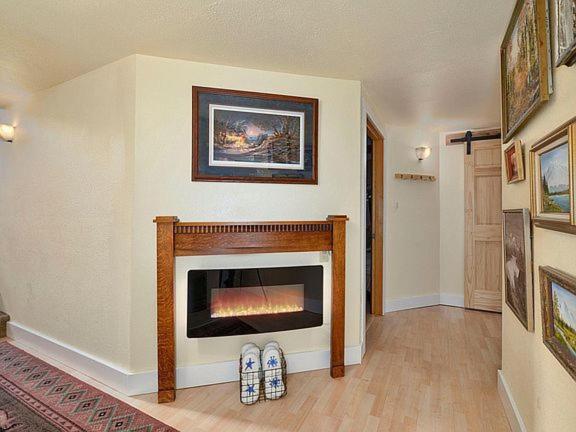 شقة غرفة واحدة, Bell In The Woods B&b