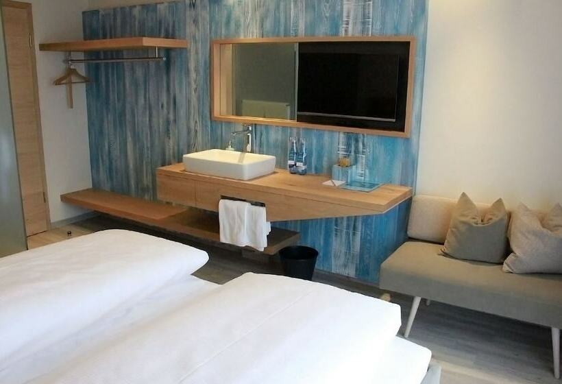 غرفة قياسية مزوَّدة بشُرفة, Boutiquehotel Valentino