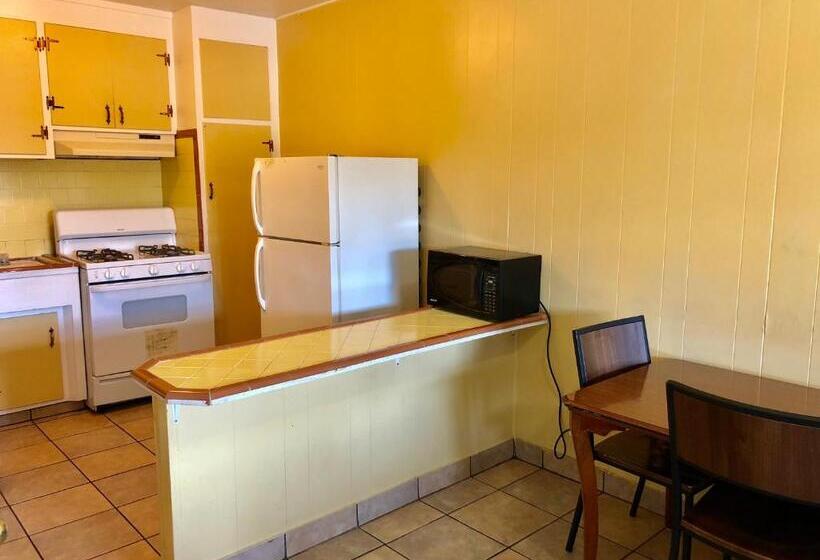 キングサイズベッドのスタンダードルーム, Hitching Post Studios Inn