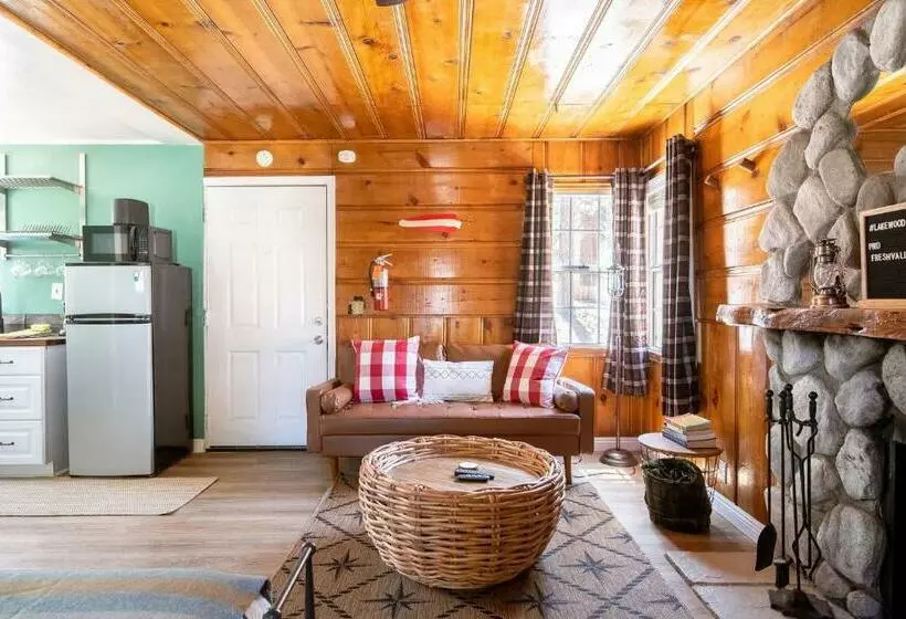 کابین, Lakewood Cabins