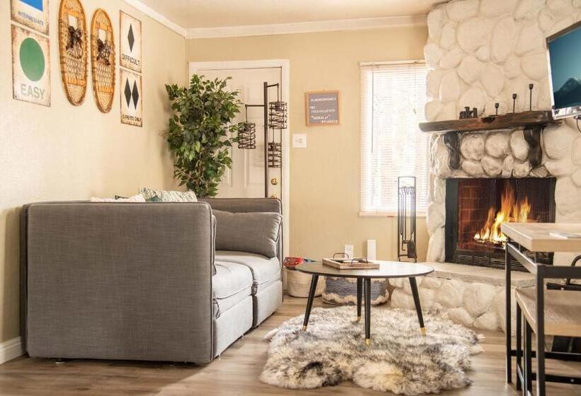 סטודיו משפחתי, Lakewood Cabins