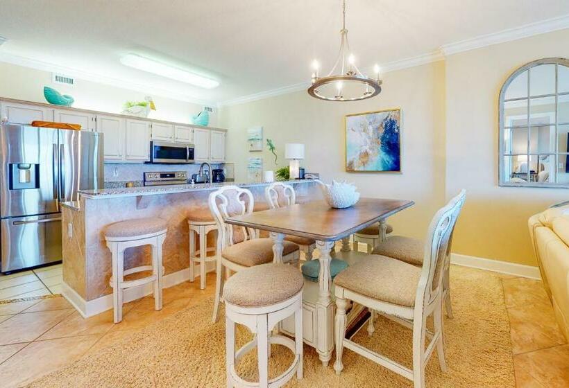 شقة غرفتين, Regency Isle 802