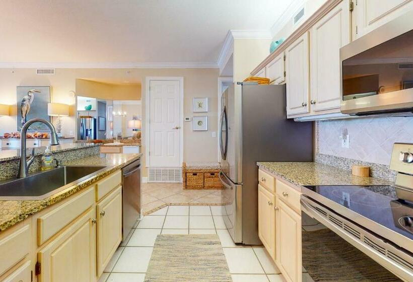 شقة غرفتين, Regency Isle 802