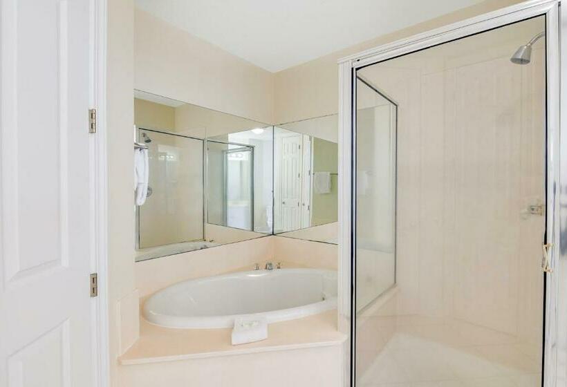 شقة غرفتين, Regency Isle 802