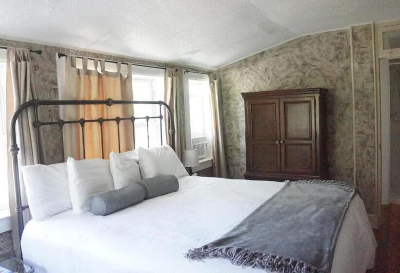 Номер Deluxe, The Frogtown Inn