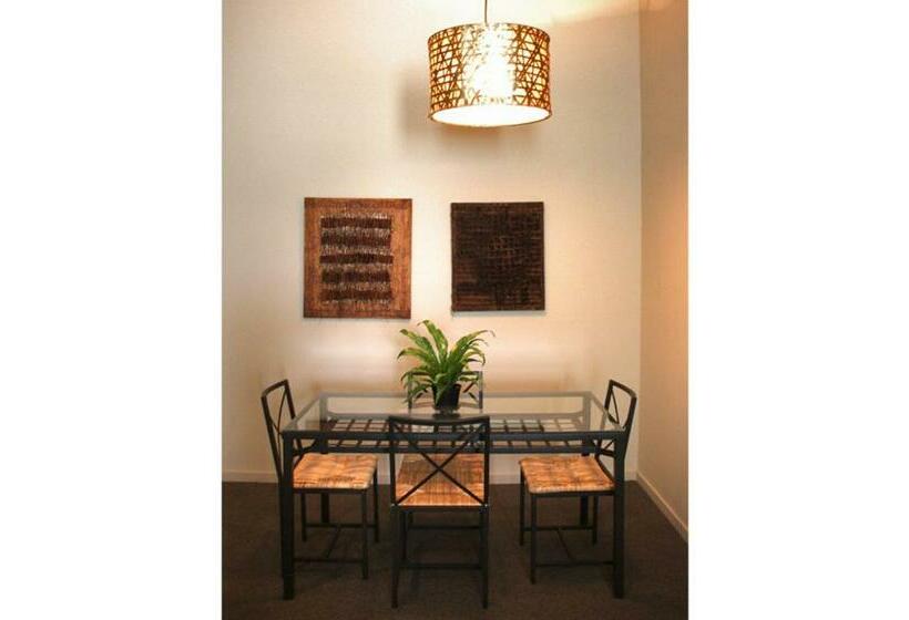 جناح غرفتين نوم, The Inn On Whitworth