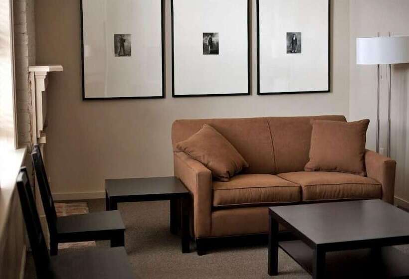 جناح, The Inn On Whitworth