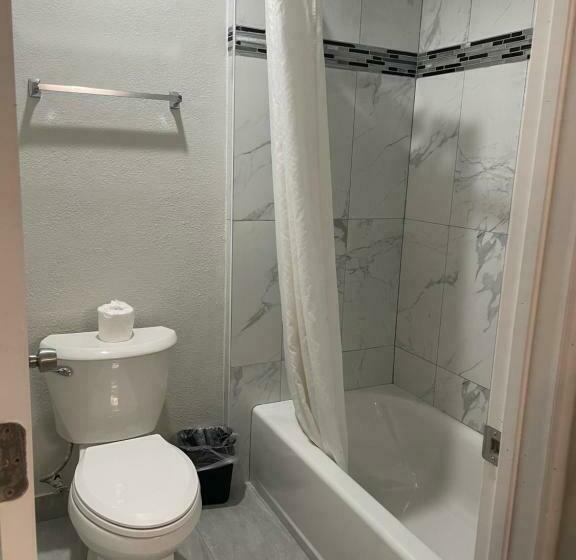 غرفة قياسية سرير كينج, Travelodge By Wyndham Fairplex Pomona