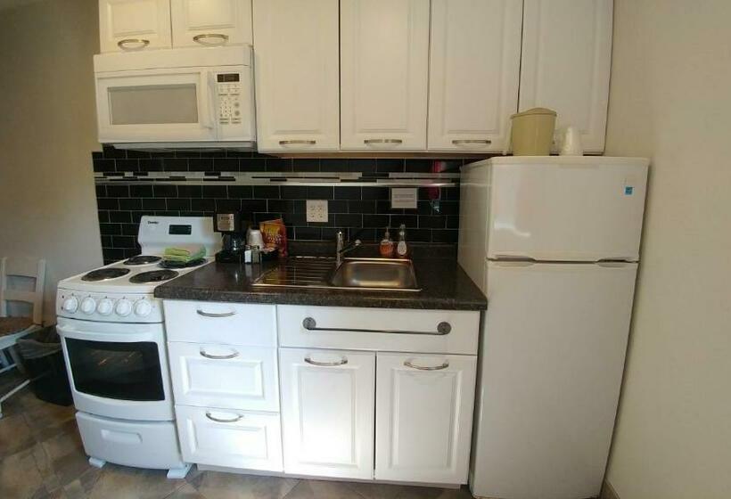 Номер Deluxe, Motel 57