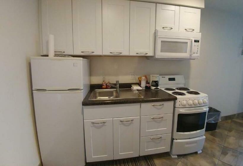 Номер Deluxe, Motel 57