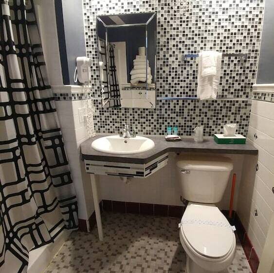 Номер Deluxe, Motel 57