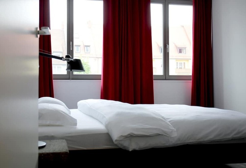 Апартаменты 1 Спальня, No Shoes Hotel And Green Bar