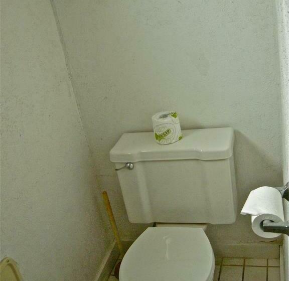 Люкс, Hub Motel