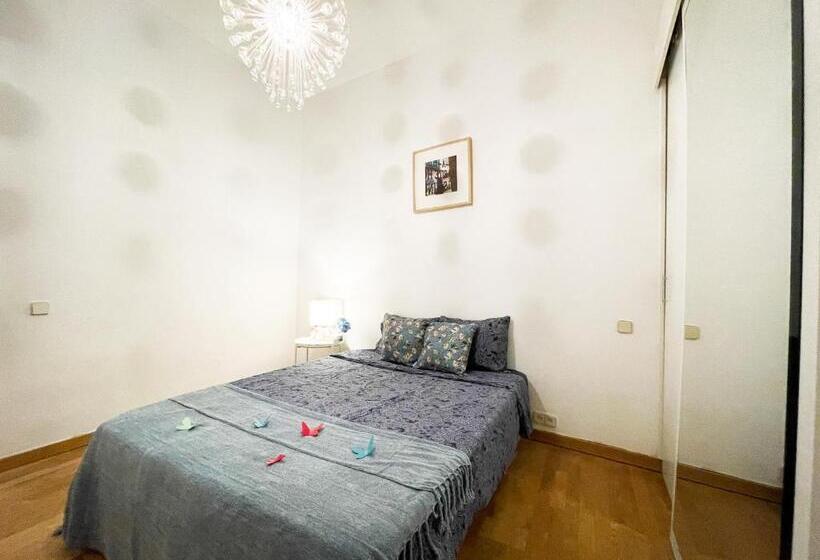 اتاق استاندارد چهار تخته, By Born Rooms