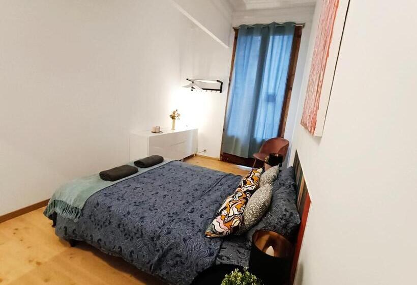 اتاق استاندارد با سرویس بهداشتی مشترک, By Born Rooms