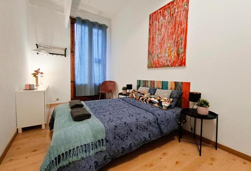 اتاق استاندارد با سرویس بهداشتی مشترک, By Born Rooms