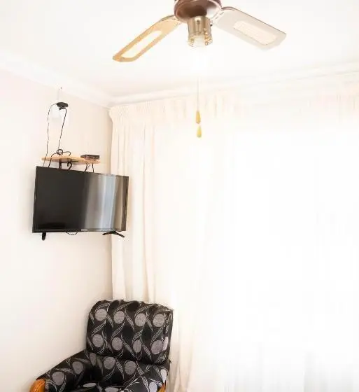 Economy-huone, Faces Guesthouse La Provance