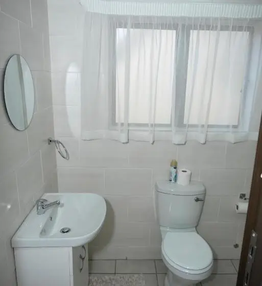 Standard-huone Sisäpuolella, Faces Guesthouse La Provance