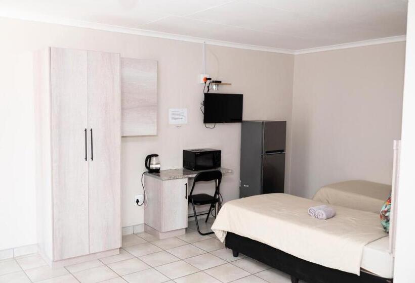 חדר משפחתי, Faces Guesthouse La Provance