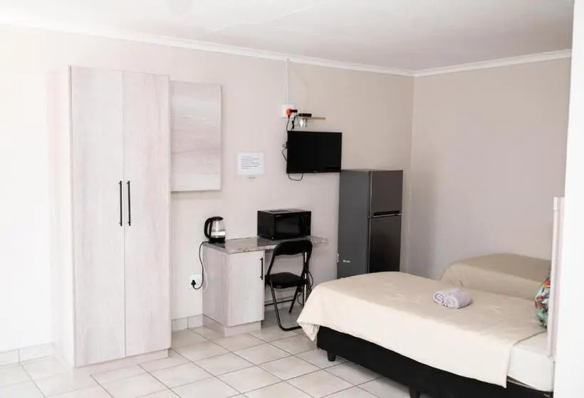 Perhehuone, Faces Guesthouse La Provance