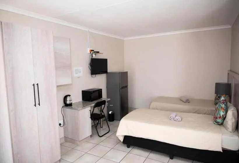 Perhehuone, Faces Guesthouse La Provance