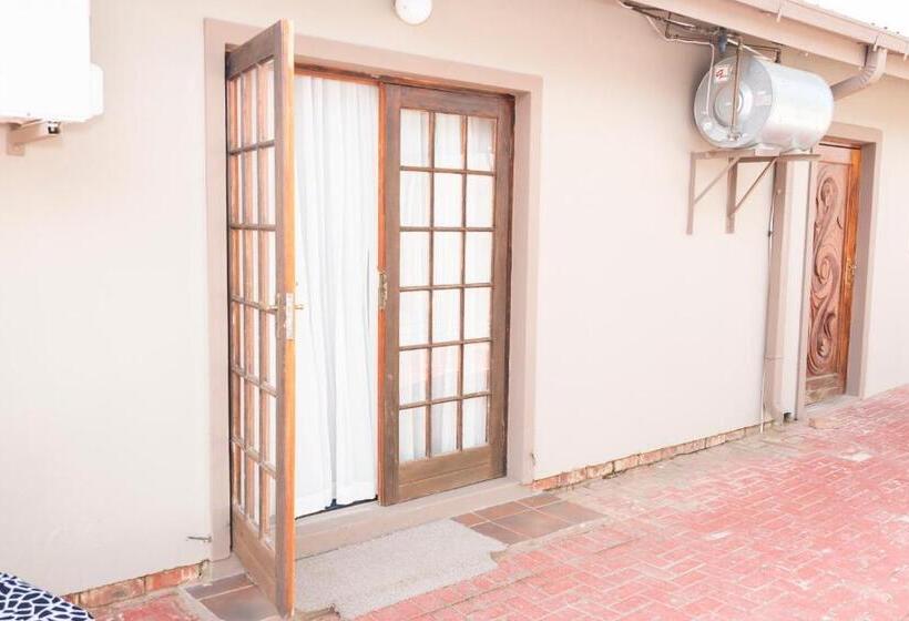 חדר משפחתי, Faces Guesthouse La Provance