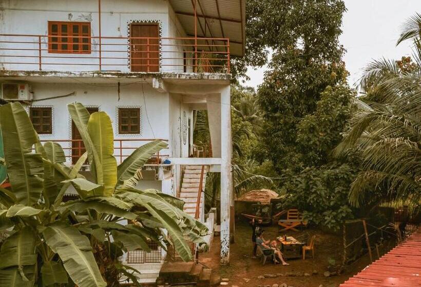 Appartement 1 Chambre avec Balcon, Firefly Querim