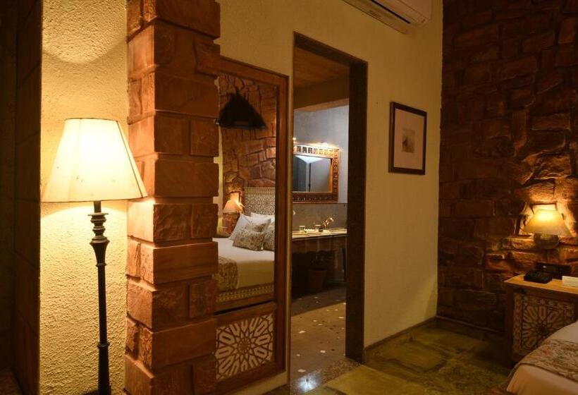 标准房带园景, Govind Bagh Resort