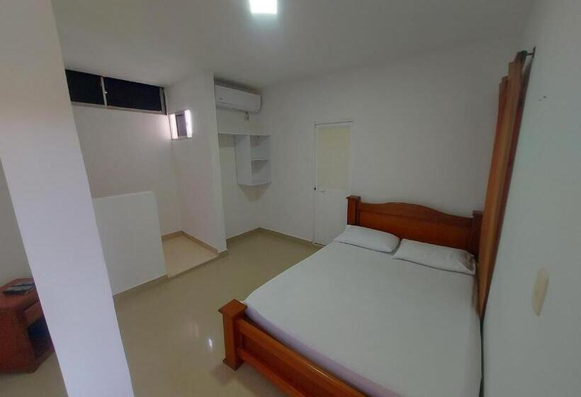 غرفة قياسية, London Con Parqueadero