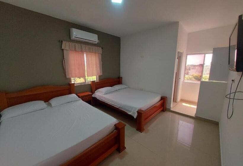 غرفة قياسية رباعية, London Con Parqueadero